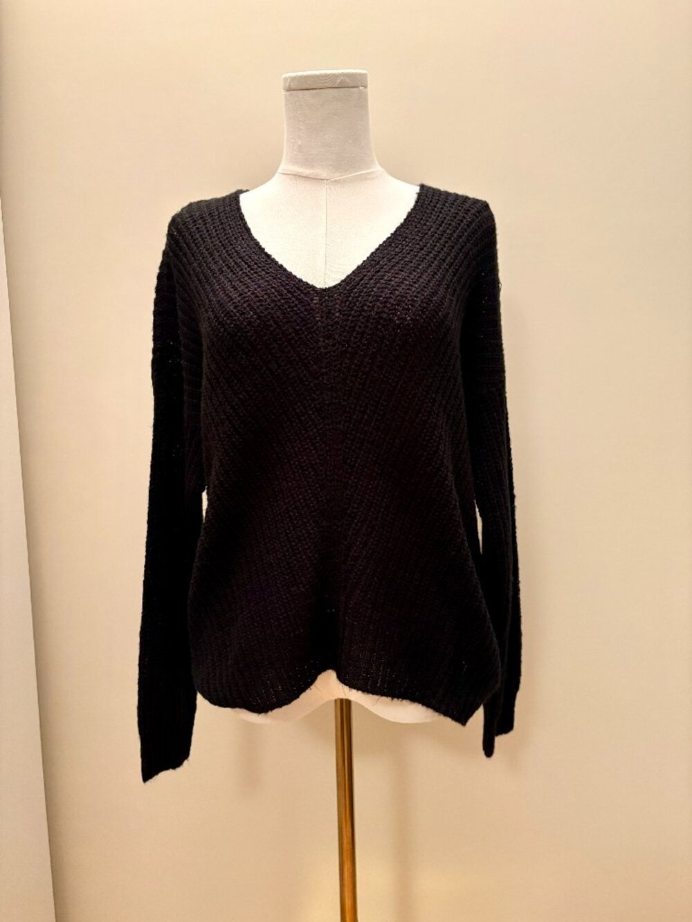 V-Neck Ribbed Knit Sweater - Black